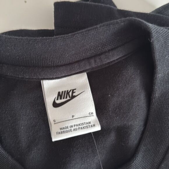 Nike Girls Sportswear Black NWT 
Button Up Romper Big Kids - Picture 3 of 6